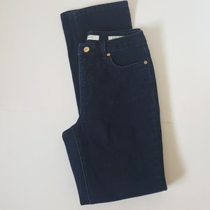 Woman's straight indigo jeans size 8